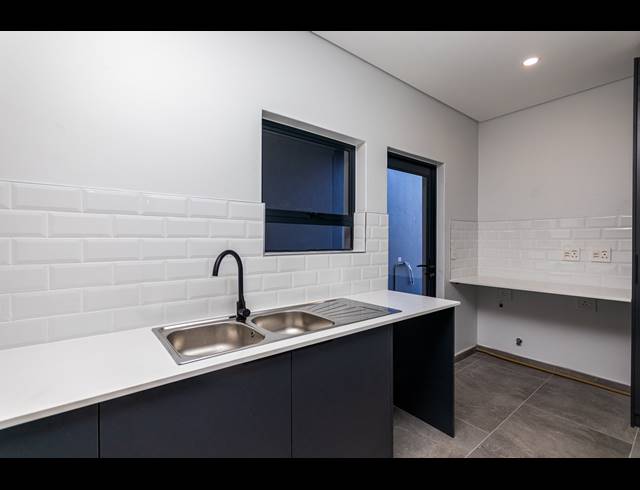 4 BEDROOM FREEHOLD FOR SALE IN SANDOWN